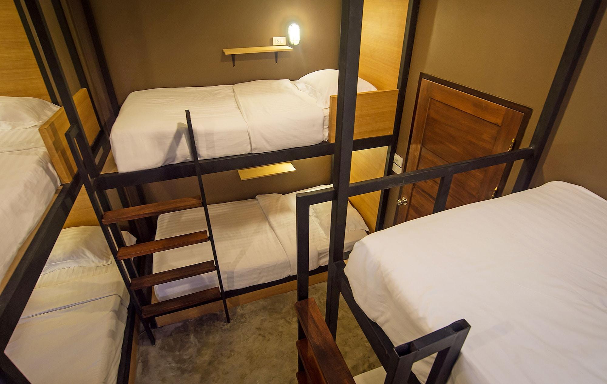 Srisuksant Square Hostel Krabi Exterior photo
