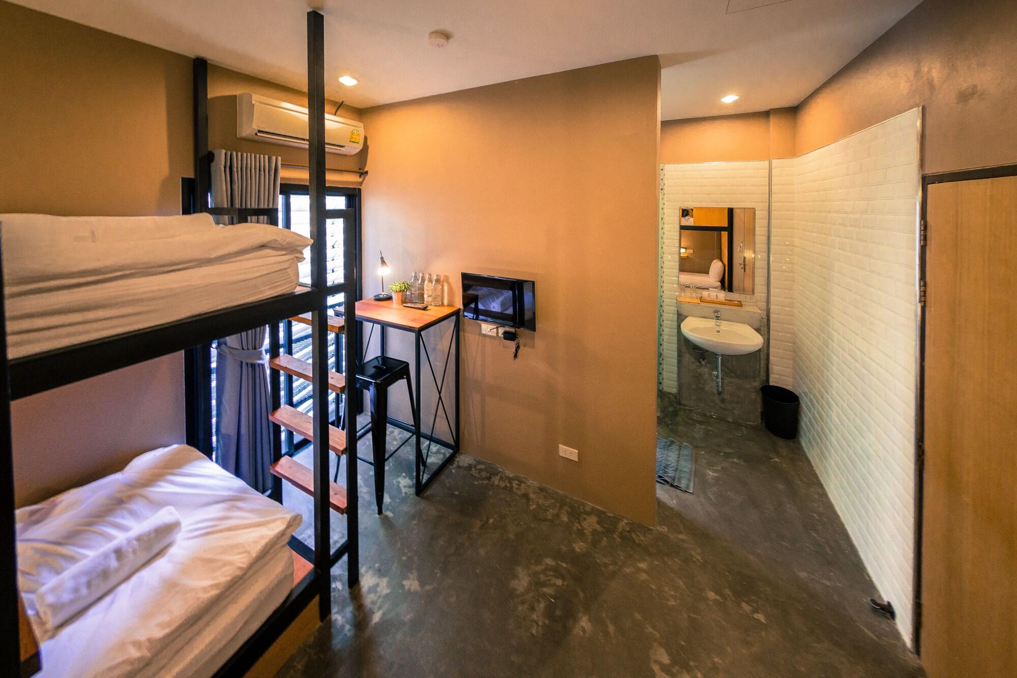Srisuksant Square Hostel Krabi Exterior photo